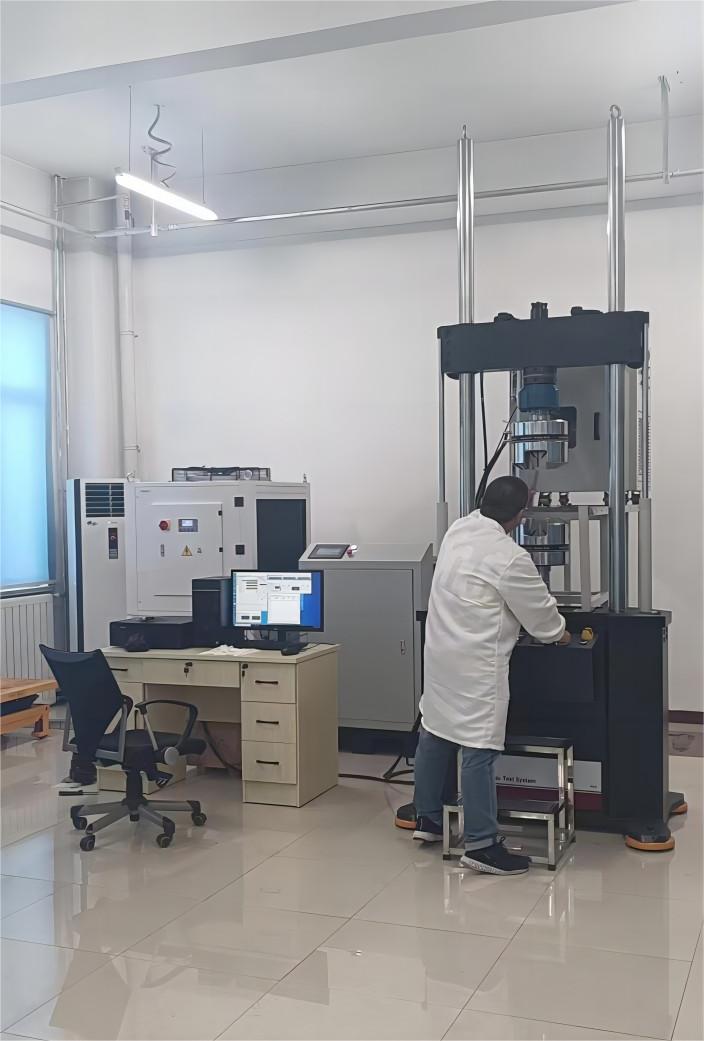 完成HWS系列微機控制電液伺服疲勞試驗機的培訓