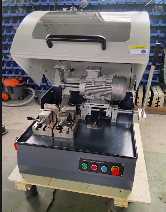 HST-SQ60 manual metallographic sample cutting machine with enclosed cover, water tank and standard vise